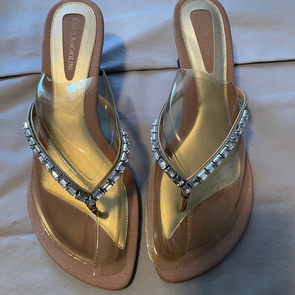 Cute sandals with bling! Like NEW!